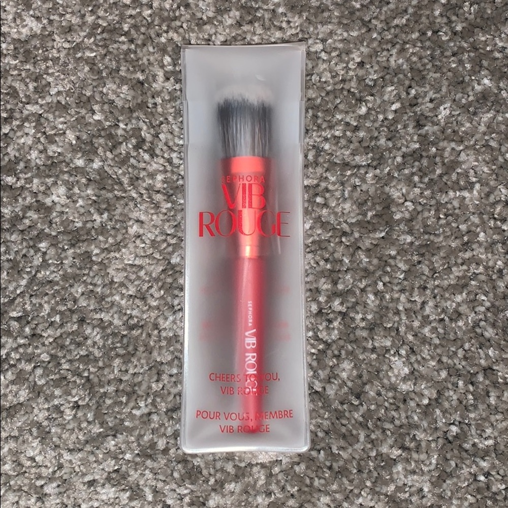 Sephora VIP rouge makeup brush